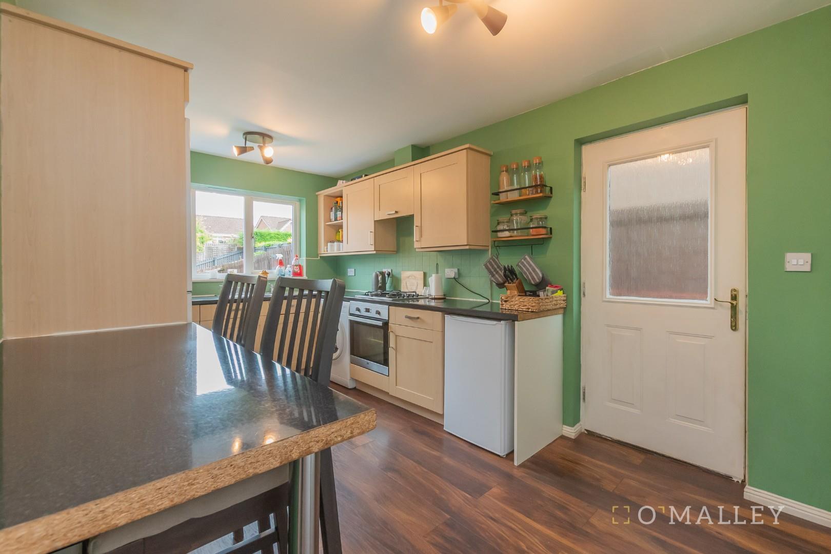 11. Kitchen 1.jpg